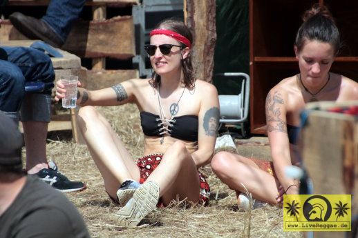 Nadia Eva (Conscious Culture) with Mr. Tom - Roots Plaque Dub Camp - 23. Reggae Jam Festival - Bersenbrueck 30. Juli 2017 (17).JPG